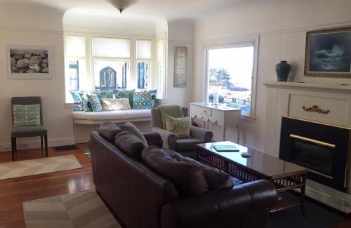 Pacific Grove House | 3118 Yellow House Main home