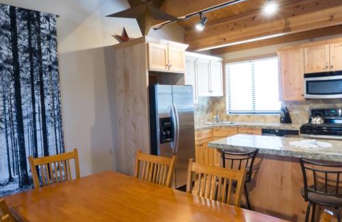 Truckee Apartment | 3130 Aspen Grove
