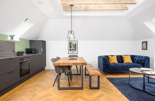 Dunfermline Apartment | 316 Reid's Corner - by StayDunfermline