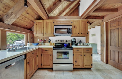 Lewes House | 31663 Mill Creek Court (7)
