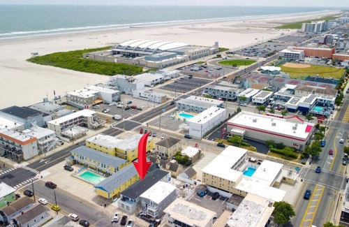 Wildwood Apartment | 318 E Youngs Ave Unit 2 Seaside Retreat: Salty Shore Getaway