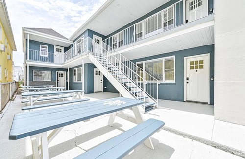 Wildwood Apartment | 318 E Youngs Ave Unit 2 Seaside Retreat: Salty Shore Getaway