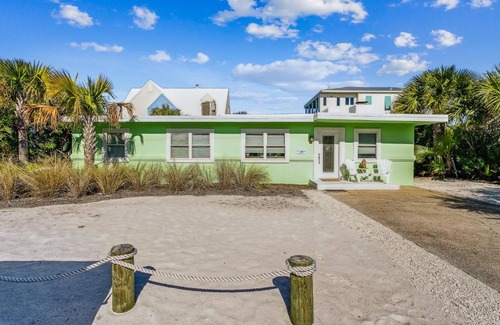 Villa Primera House | 319 Panferio Dr