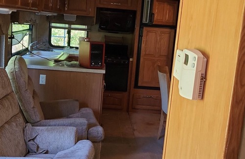 Warm Beach House | 31ft travel trailer on homeowners property 👌