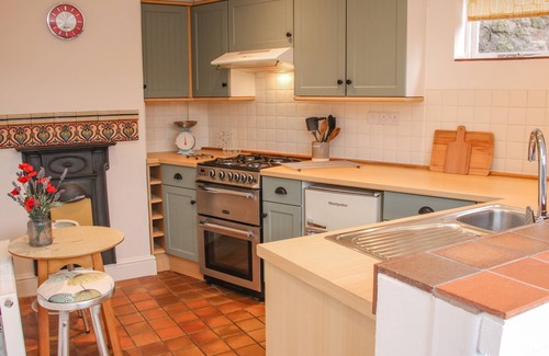 Ironbridge Cottage | 32 CHURCH HILL, character holiday cottage in Ironbridge