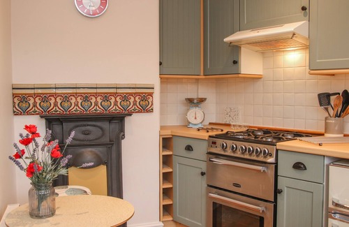 Ironbridge Cottage | 32 CHURCH HILL, character holiday cottage in Ironbridge