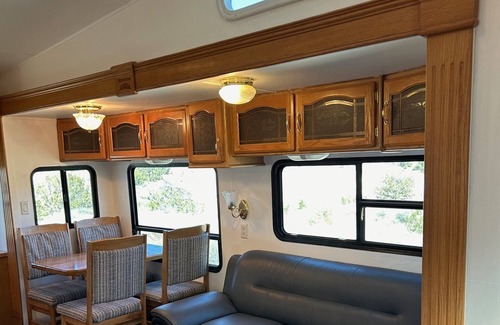 Placitas House | 32-FT 5th Wheel Camper/Placitas with great location, views, and privacy.