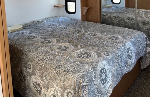 Placitas House | 32-FT 5th Wheel Camper/Placitas with great location, views, and privacy.