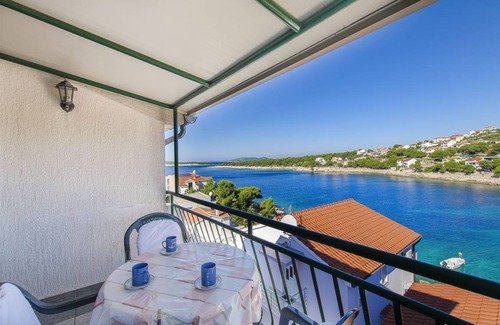 Primosten Burnji Apartment | 32 m² Apartment ∙ 1 bedroom ∙ 3 guests