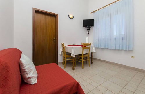 Primosten Burnji Apartment | 32 m² Apartment ∙ 1 bedroom ∙ 3 guests
