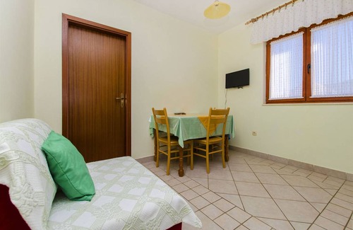 Primosten Burnji Apartment | 32 m² Apartment ∙ 1 bedroom ∙ 3 guests
