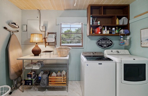 Isle of Hope Historic District House | 32 Romney Place: 3 BR, 2 BA House in Savannah, Sleeps 6