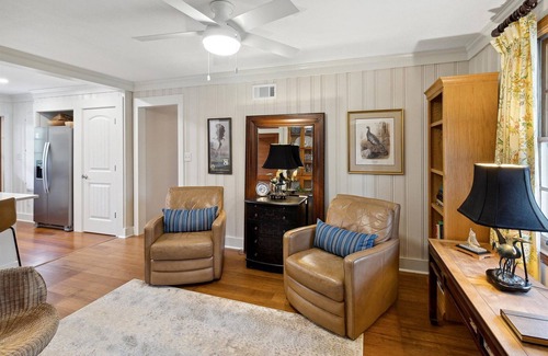Isle of Hope Historic District House | 32 Romney Place: 3 BR, 2 BA House in Savannah, Sleeps 6