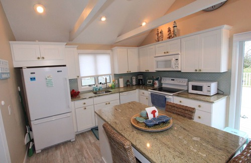 Sandwich House | 32 Tupper Ave- Modern home, .3 miles to the beach, water views, central location