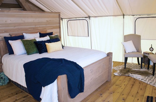 Camp Verde RV Rental | 320 Safari Luxury Tent - Couples Getaway
