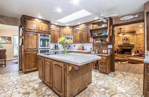 Weatherford House | 3200 sq. ft home sleeps 8 (The Bunk House)