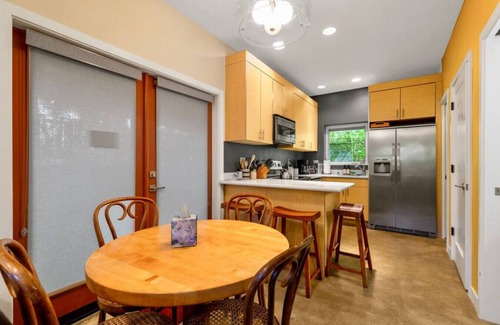 Columbia City House | 3214 Seattle · Cozy & Peaceful 2b2.5b South Seattle House w/AC