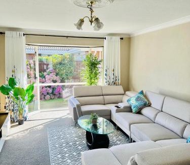 Bishopdale House | 324A Sawyers Arms Road