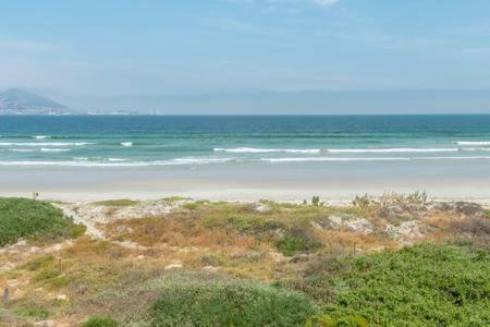 Lagoon Beach Apartment | 325 Leisure Bay Cape Town