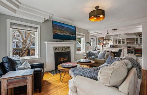 Fort Grounds House | 325 Park Drive