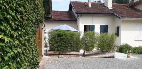 Yzosse House | 325 Route du Fourou