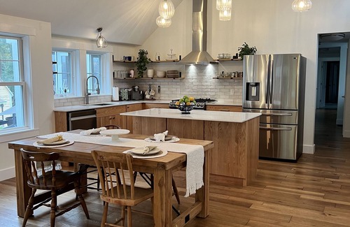 Bath House | 325 Year OldWaterfront Fully Renovated Loaded with AmenitiesnBring Your Boat!