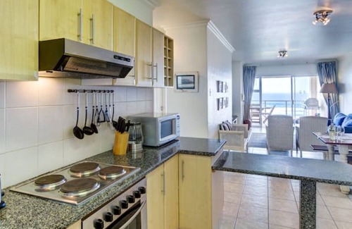 Illovo Beach Apartment | 33 La Mer- Incredibly spectacular sea & beach view