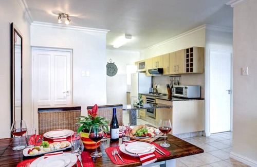 Illovo Beach Apartment | 33 La Mer- Incredibly spectacular sea & beach view