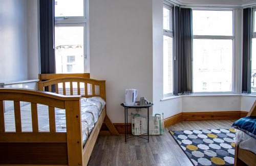 Redcar House | 33 Turner street