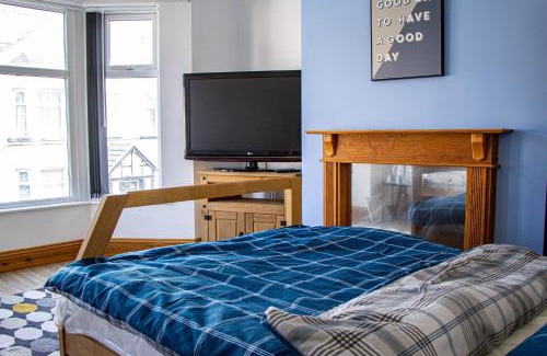 Redcar House | 33 Turner street