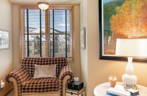 Avon Apartment | 330 Chapel Square condo
