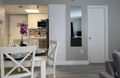 Southwest Orlando Apartment | 3315 Lake front near Universal Studio