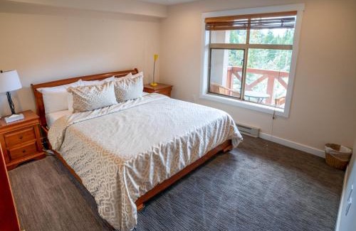 Snowbird Apartment | 3315 - One Bedroom Den Deluxe Powderhorn Lodge condo