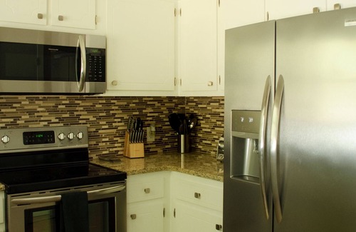 Jasper House | 333 is 5 minutes from the dam with boat launch and tritoon boat for rent.