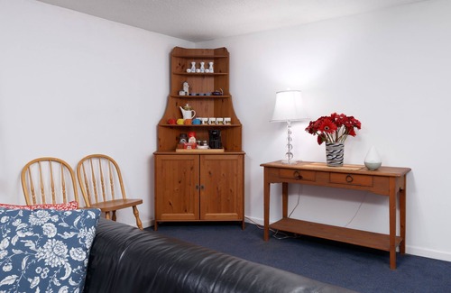 Lynn Valley Apartment | 3340 Duval Rd N-Van