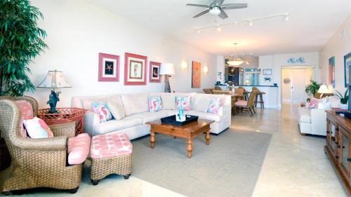 Rock Harbor Apartment | 335 Mariners Club