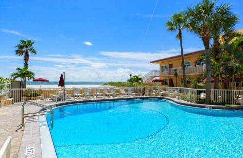 Madeira Beach House | 335 Surf Song Resort