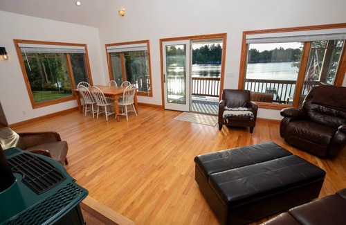 Lake Cottage | 336) Lake house with lake toys!