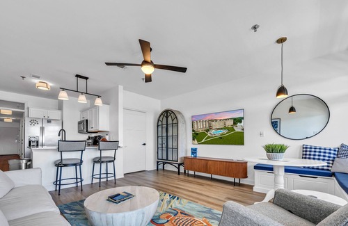 Huddleston Apartment | #336 Pointe - 2 Bedroom Lakefront Condo at Mariners SML