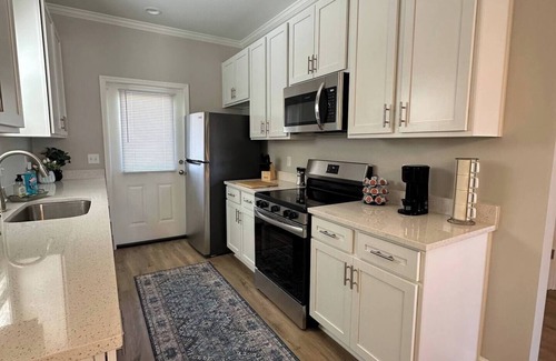 Midland City Cottage | 336 Riverstone Way- Charming 2-bedroom cottage with Amazing Amenities!