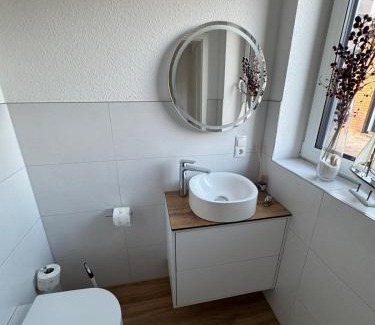 Westoverledingen Apartment | -33a- Exklusive FeWo Papenburg - Westoverledingen - Grenzweg -