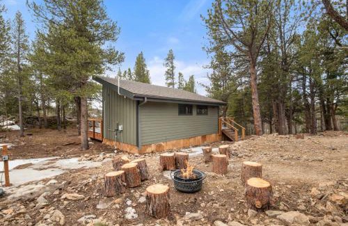 Black Hawk House | 34 Acre Escape Games Hiking Pool Table Bicycles