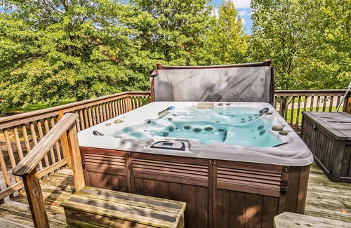 Painesville Cabin | 34+ Acre Lodge Located In Beautiful Ohio Wine Country