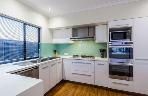 Exmouth House | 34 Gnulli Court