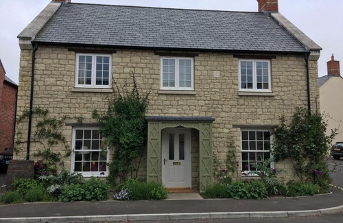 Tisbury Bed & Breakfast | 34 Grosvenor Drive