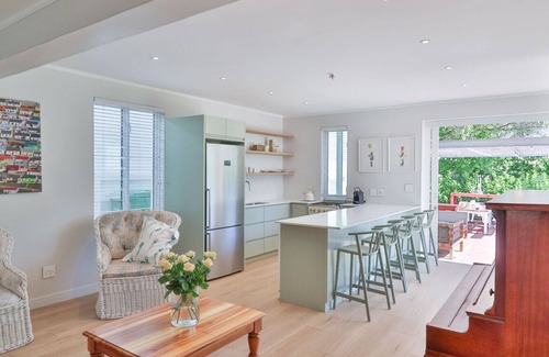 Kwaaiwater Villa | 34 Mossel River 8 — Elegant Coastal Retreat |Ocean Views | Poolside Luxury
