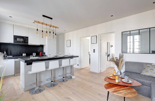 Suresnes Apartment | 341 Suite Modern Art - Superb Apartment in Paris