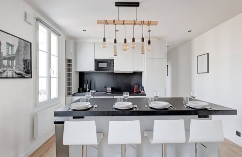 Suresnes Apartment | 341 Suite Modern Art - Superb Apartment in Paris