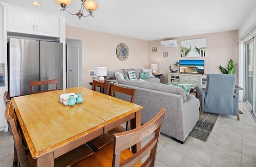 Central Mission Beach House | 3437 Bayside Walk in San Diego
