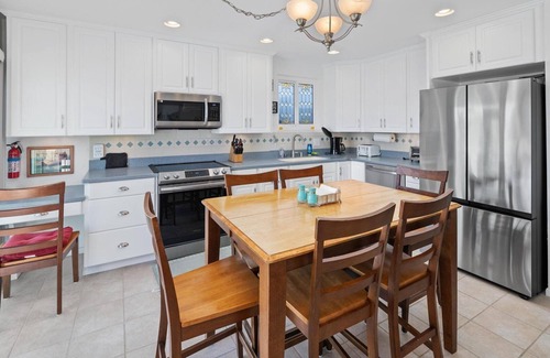 Central Mission Beach House | 3437 Bayside Walk in San Diego